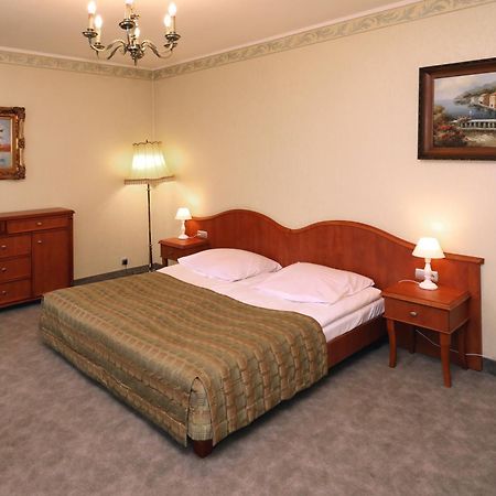 Bialy Dom Henlex Hotel Restauracja Poznan Bagian luar foto