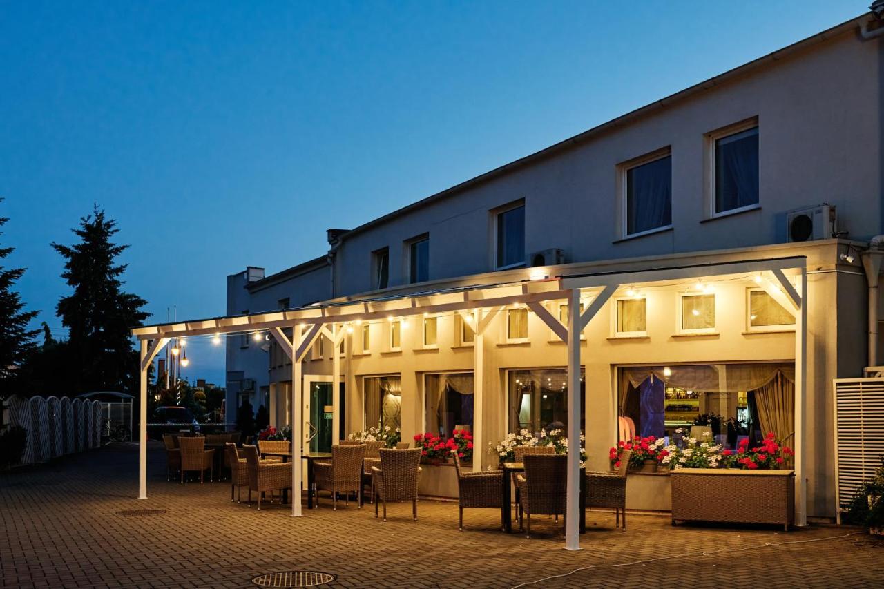 Bialy Dom Henlex Hotel Restauracja Poznan Bagian luar foto