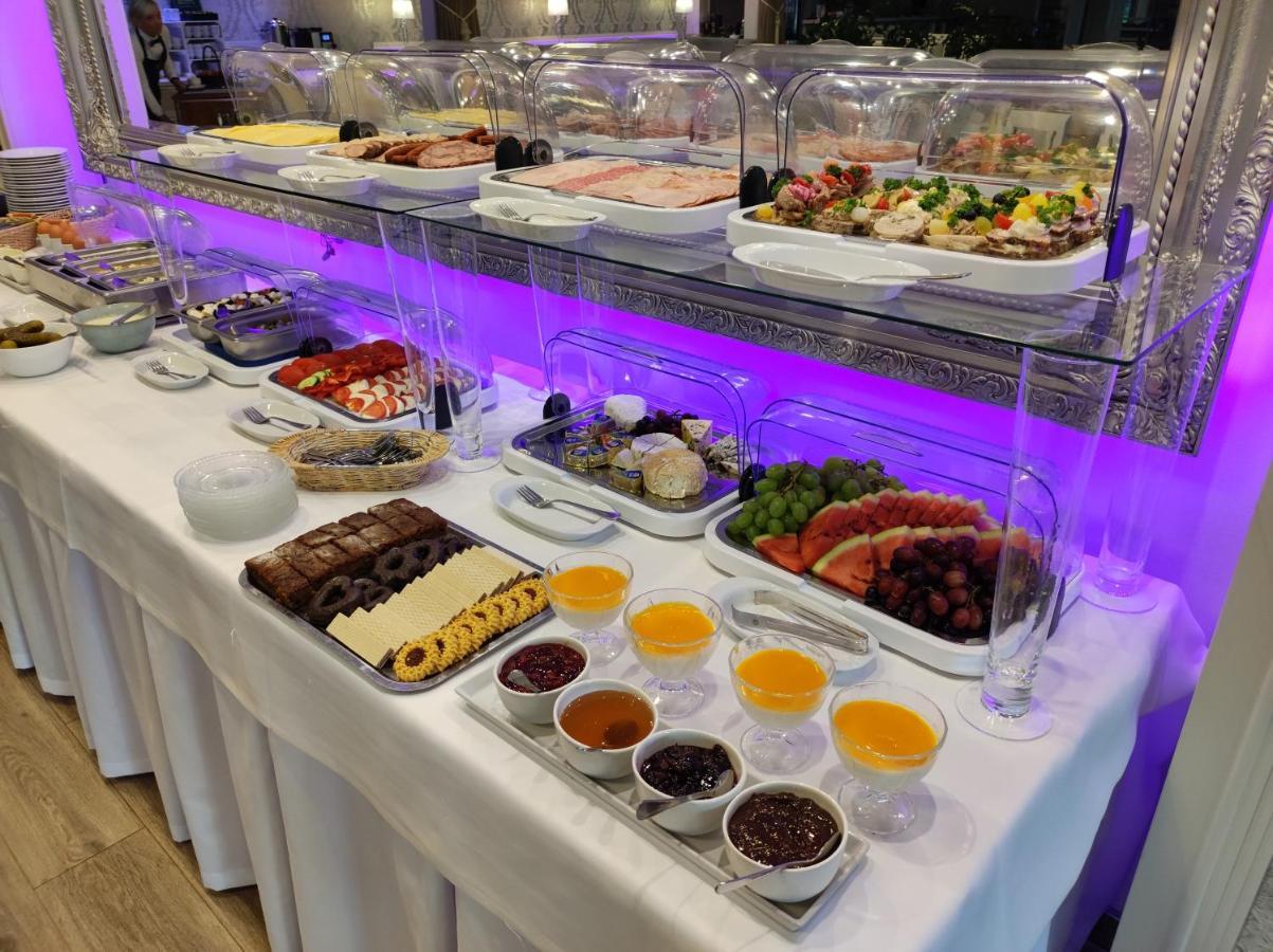 Bialy Dom Henlex Hotel Restauracja Poznan Bagian luar foto