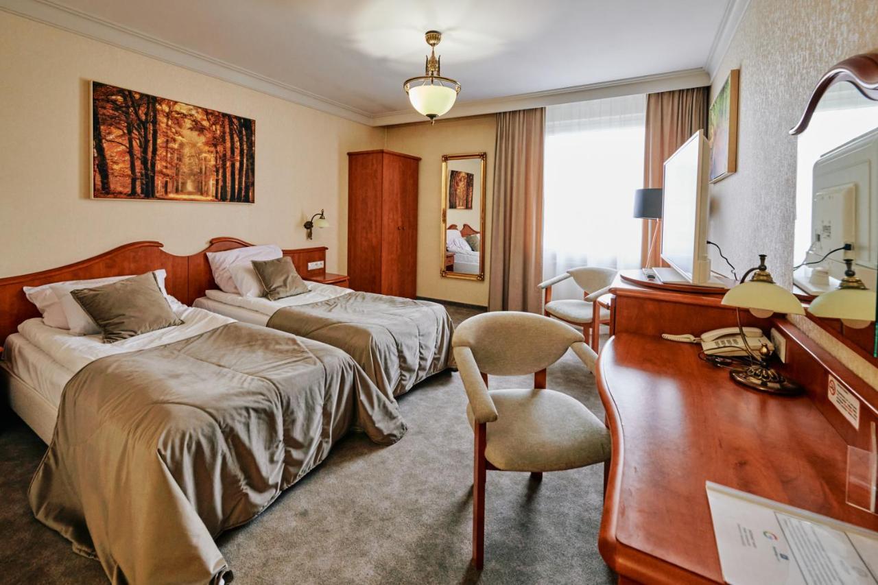 Bialy Dom Henlex Hotel Restauracja Poznan Bagian luar foto