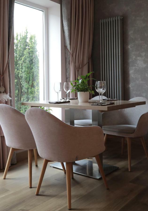 Bialy Dom Henlex Hotel Restauracja Poznan Bagian luar foto